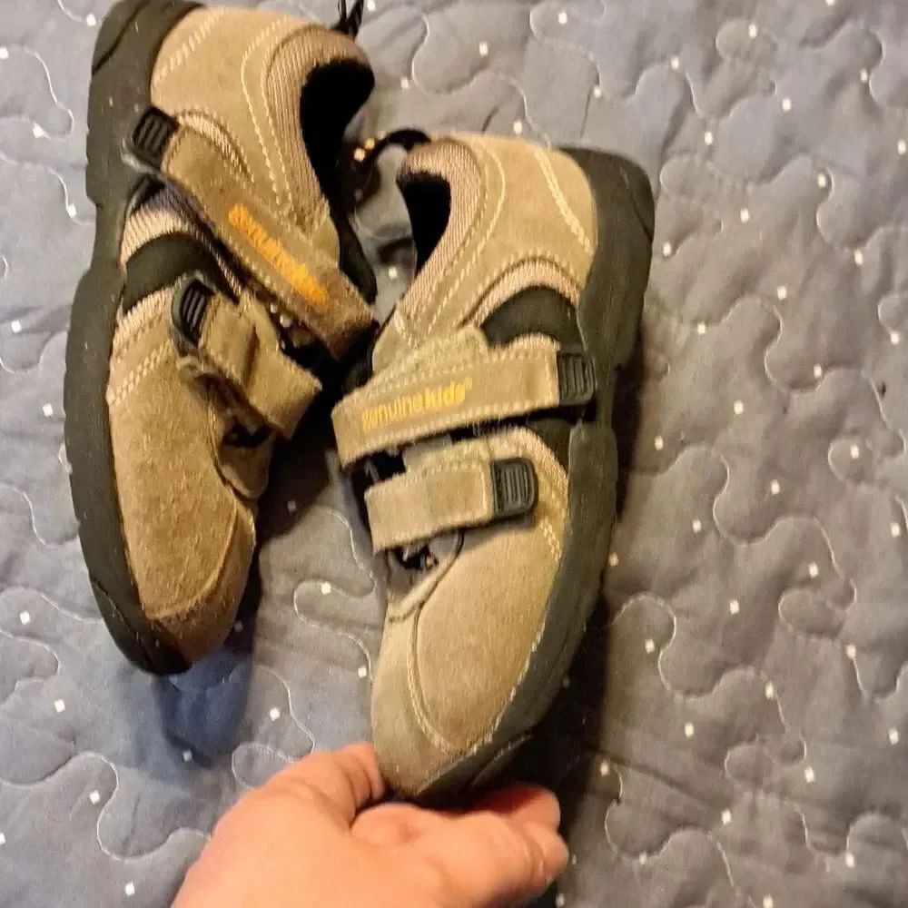 OshKosh B'gosh sneakers size 10